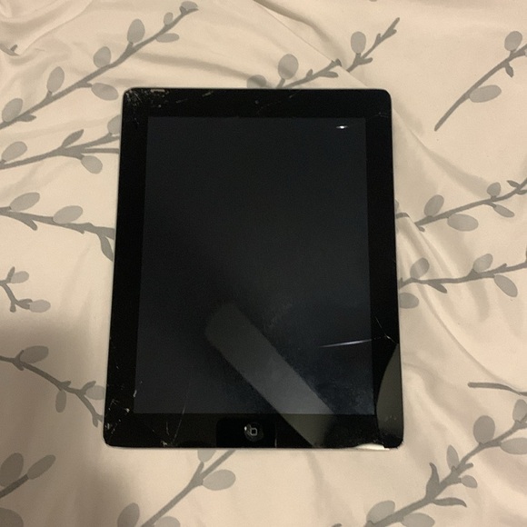 iPad - Picture 2 of 4